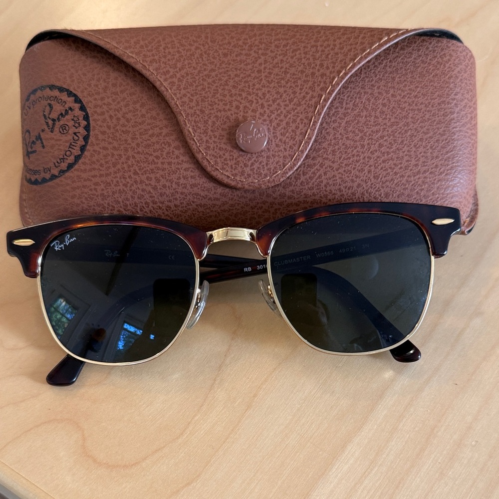 Ray-Ban Tortoise clubmaster rb3016 Sunglasses with Brown Leather Case
